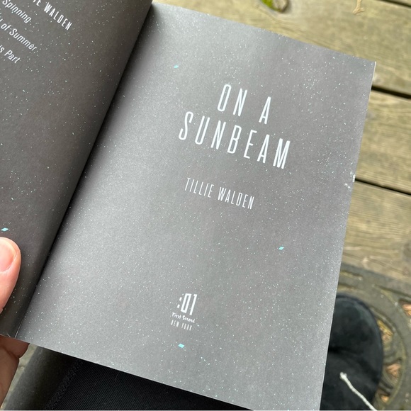 On A Sunbeam First Edition Soft Cover Graphic Novel By Tillie Walden - Picture 7 of 11